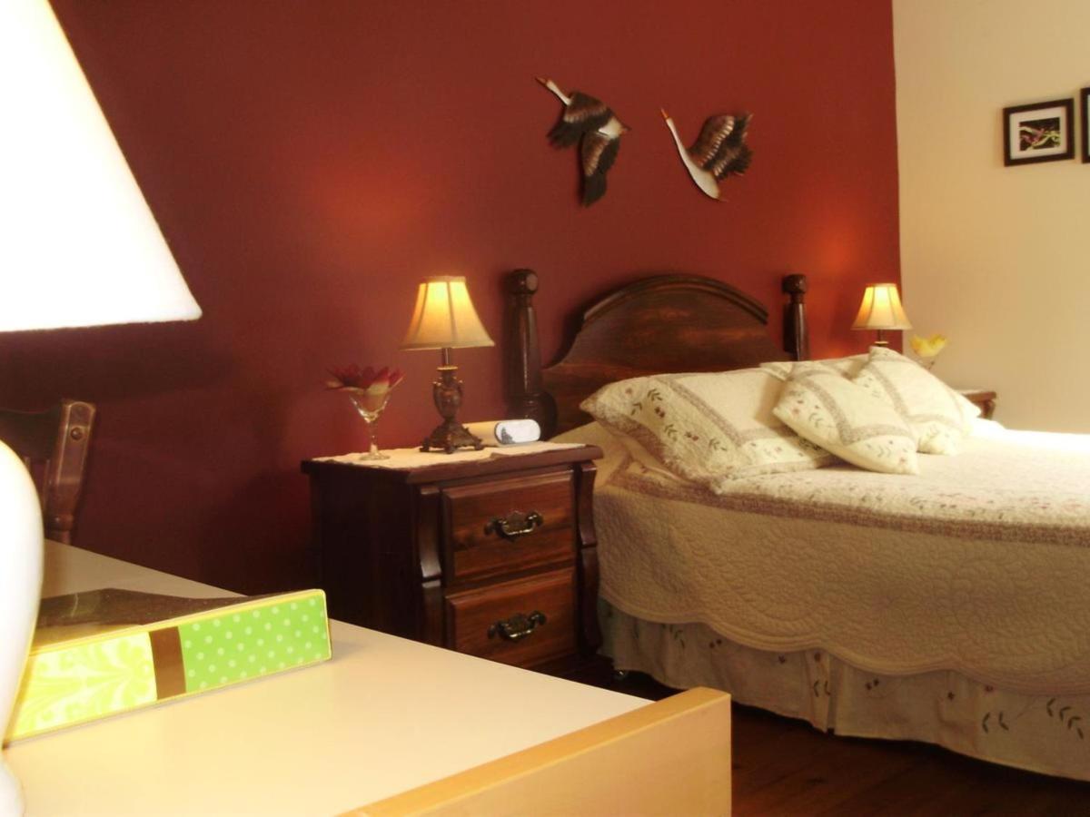 Bed and Breakfast La Petite Douceur Lac-Superieur Exterior foto