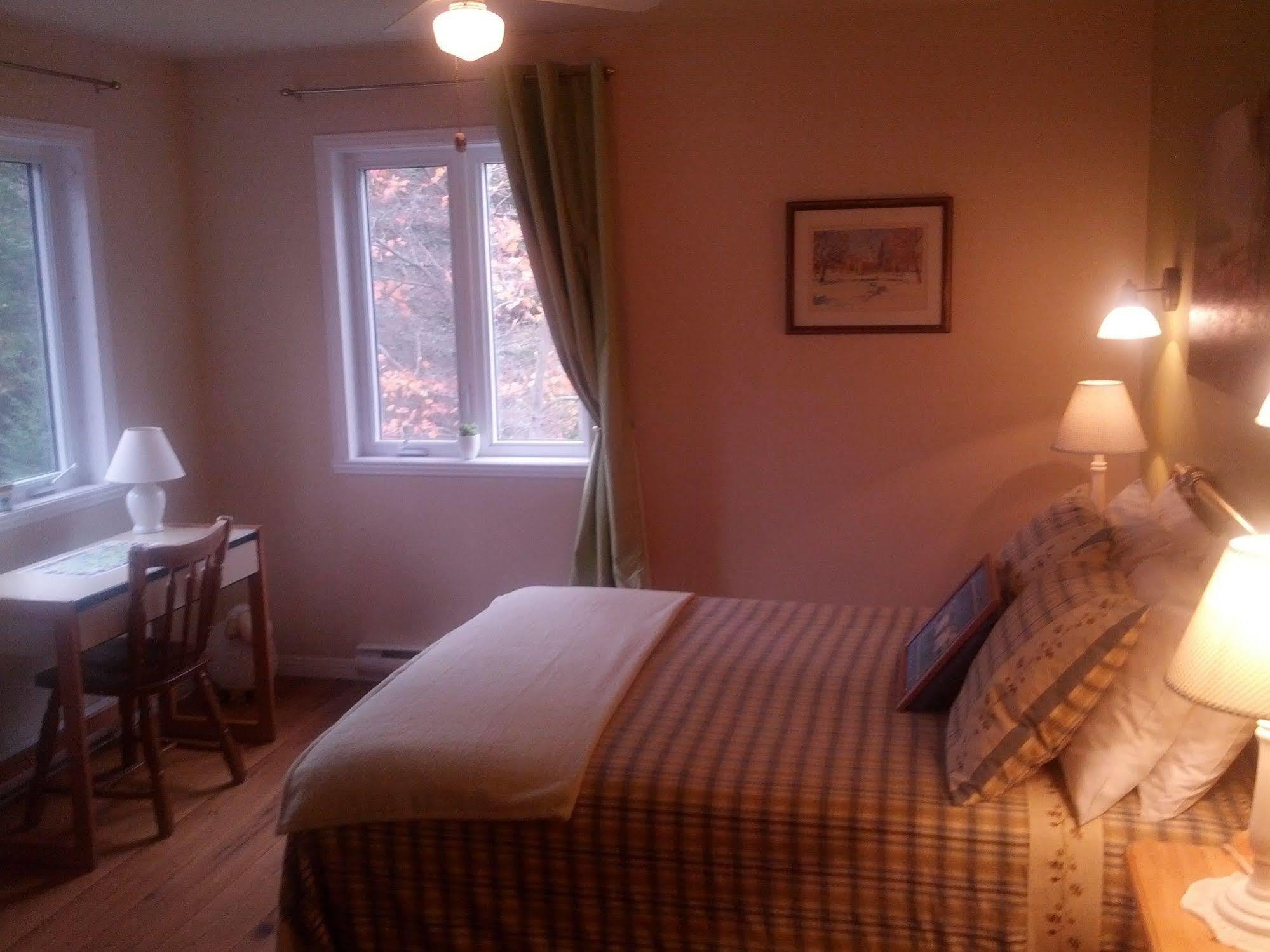 Bed and Breakfast La Petite Douceur Lac-Superieur Exterior foto